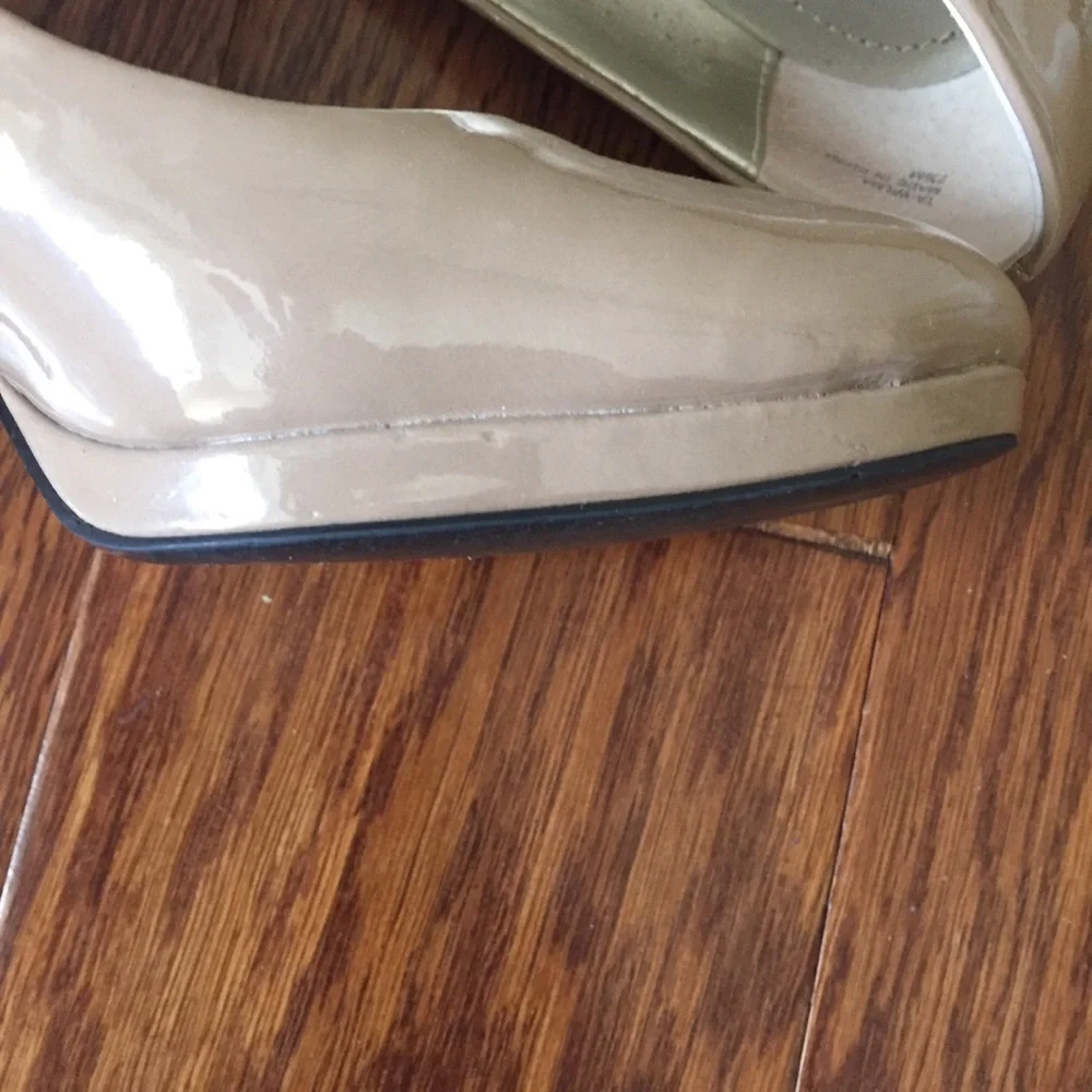 Tahari Wilma High Heels